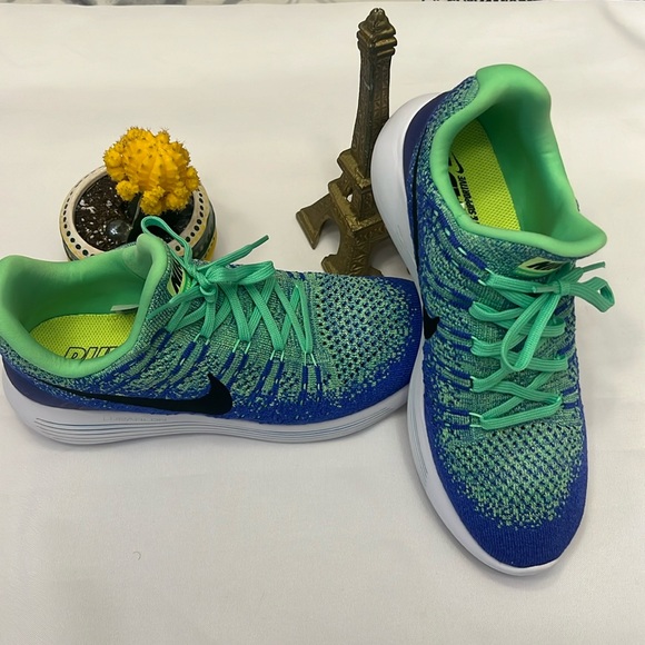 Nike Shoes - Nike LunarEpic Low FlyKnit 2 Running Shoes Size 8.5